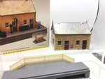 Hornby R8001 OO Gauge Waiting Room