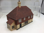 Hornby R9773 OO Gauge Kings Arms Public House