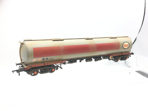 Bachmann 38-113A OO Gauge TEA 100t Bogie Tank Wagon Esso