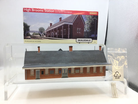 Hornby R9818 OO Gauge Skaledale High Brooms Station