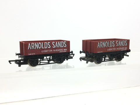 Hornby R097 OO Gauge 5 Plank Wagon Arnolds Sands x2