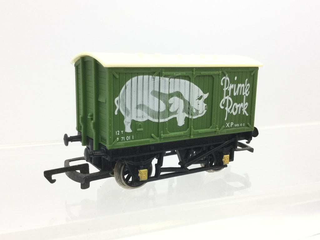 Hornby R162 Hornby R162/R216 OO Gauge Prime Pork Van (Painted Axle boxes)