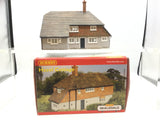 Hornby R7291 OO Gauge Hazel Cottage