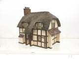 Bachmann 44-0019 OO Gauge Thatched Cottage