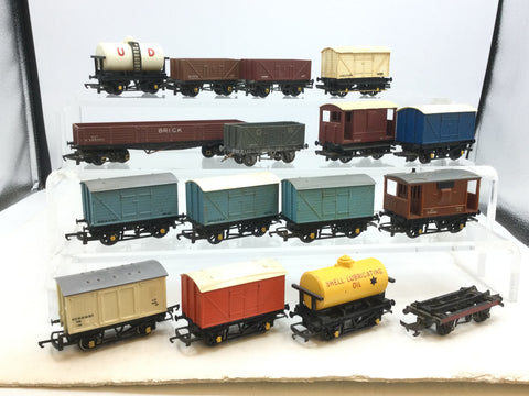 Job Lot of Triang OO Gauge Wagons (L1)