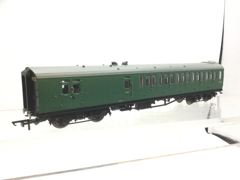 Hornby R4888C OO Gauge BR Bulleid Suburban Brake Third Coach S2860S