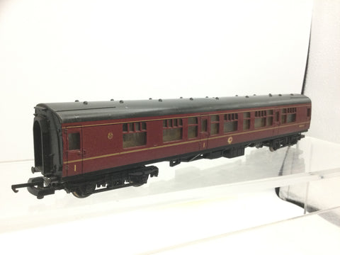 Lima 305312 OO Gauge BR Maroon Mk1 Corridor Comp Coach M25264