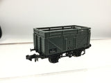 Graham Farish 377-176 N Gauge BR Grey 7 Plank Wagon w Coke Rail P368515