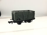 Graham Farish 377-176 N Gauge BR Grey 7 Plank Wagon w Coke Rail P368515
