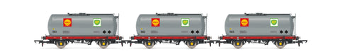 Hornby R60260 OO Gauge Shell-Mex, TTA Tank Wagon Triple Pack - Era 8