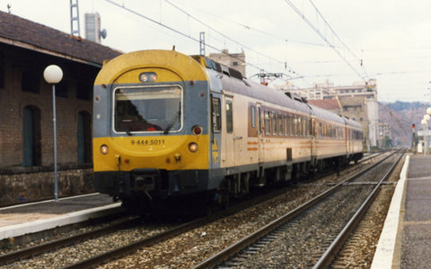 Arnold HN2617 N Gauge RENFE 444-500 Estrella 3 Car EMU IV