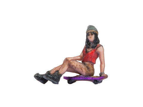 Noch 10602 HO/OO Gauge Teenage Girl on Skateboard 3D Master Figure