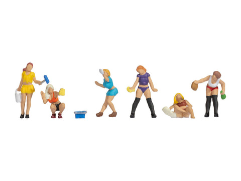 Noch 15947 HO/OO Gauge Sexy Carwash (6) Figure Set