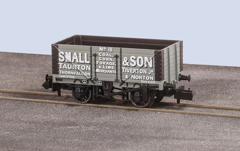 Peco NR-7014P N Gauge 7 Plank Open Wagon Small & Son's
