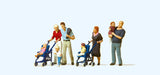 Preiser 10494 HO/OO Gauge Young Families (8) Exclusive Figure Set