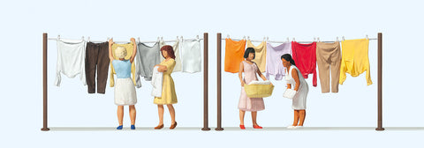 Preiser 10741 HO/OO Gauge Women Hanging Laundry (4) Exclusive Figure Set