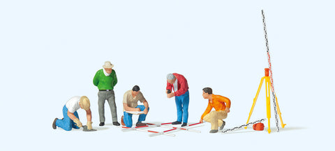 Preiser 10805 HO/OO Gauge Archeologists (5) Exclusive Figure Set