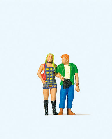 Preiser 28186 HO/OO Gauge Walking Couple Figure