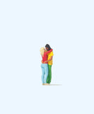Preiser 28227 HO/OO Gauge Kissing Couple Figure