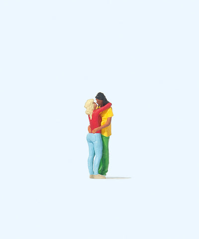 Preiser 28227 HO/OO Gauge Kissing Couple Figure