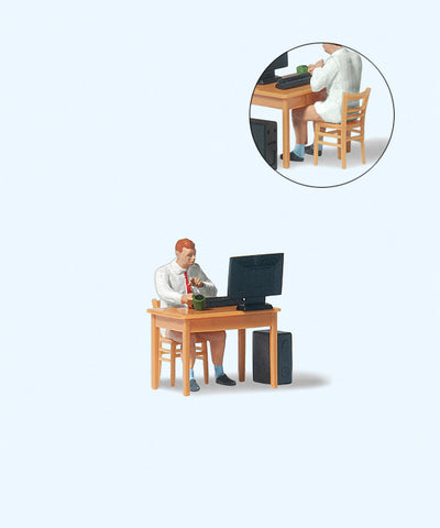 Preiser 28250 HO/OO Gauge Working from Home Figure