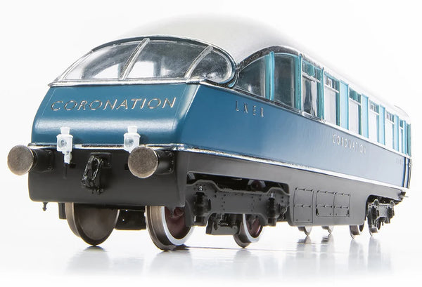 Hornby en O de lot comprenant voiture voyageur première