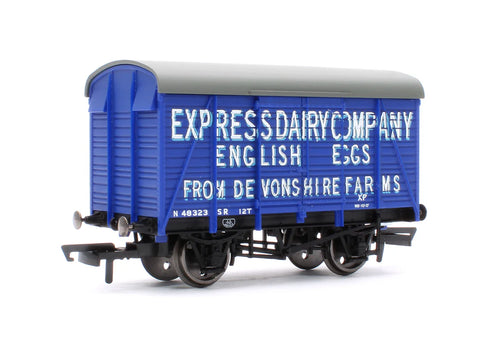 Hornby R60279 OO Gauge SR Express Dairies Box Van 48323