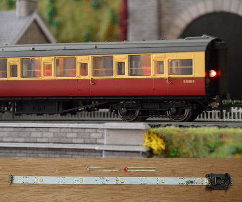 Train-Tech CL22 OO Gauge Automatic Coach Lighting Warm White/Flickering Tail