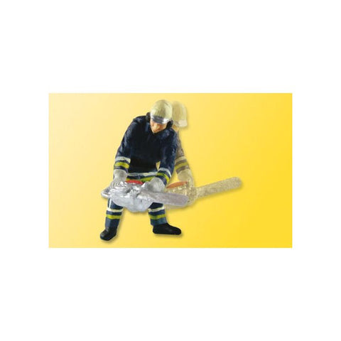 Viessmann 1541 HO/OO Gauge eMotion Fireman with Chainsaw
