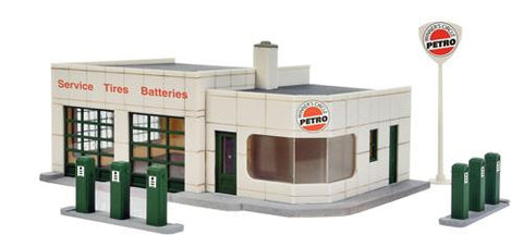 Walthers 933-3479 HO Gauge Winners Circle Gas/Petrol Station Kit