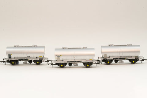 Accurascale 1065-PCV-H OO Gauge APCM Cemflo/PCV Powder Wagon Triple Pack H