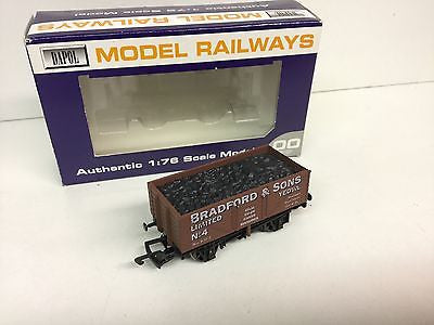 Dapol OO Gauge 7 Plank Wagon Bradford & Sons - Buffers Limited Edition