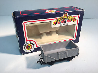 Bachmann 33-103 OO Gauge 7 Plank Wagon (Undecorated)