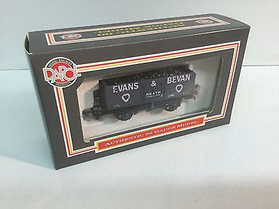 Dapol B320 OO Gauge 7 Plank Wagon Evans & Bevan, Neath