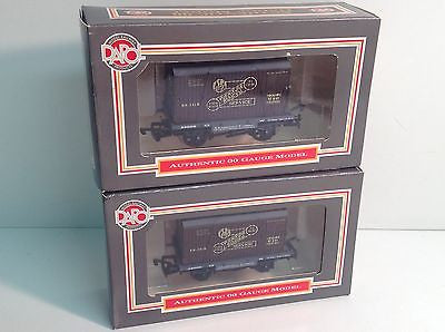 Dapol B531 OO Gauge GWR Conflat with Container x2