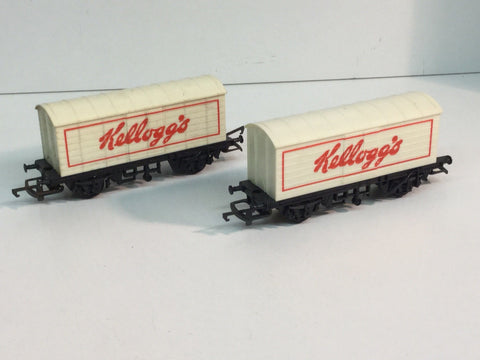 Hornby R183 OO Gauge Kelloggs Long Wheelbase Wagon White Livery x2
