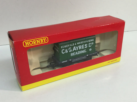 Hornby R6346A OO Gauge GWR Conflat and Container Ayres, Reading BC-1711