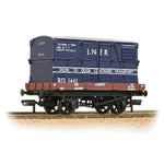 Bachmann 37-481 OO Gauge 1 Plank Wagon LNER Bauxite With 'LNER' Blue BD Container