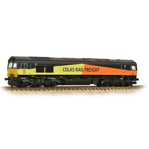 Graham Farish 371-387 N Gauge Class 66/8 66846 Colas Rail Freight