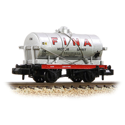 Graham Farish 373-658A N Gauge 14T Tank Wagon 'Fina' Silver