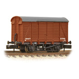 Graham Farish 377-429 N Gauge SR 12T Ventilated Van Even Planked BR Bauxite (Early)