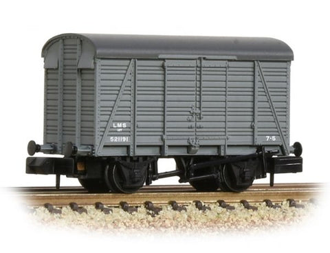 Graham Farish 377-431 N Gauge SR 12T Ventilated Van 2+2 Planked LMS Grey