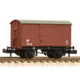 Graham Farish 377-975A N Gauge LNER 12t Vent Van