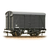 Bachmann 38-083A OO Gauge SR 12T 2+2 Planked Ventilated Van GWR Grey