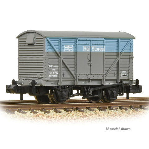 Bachmann 38-233 OO Gauge BR 12T Planked Vent Van with Plywood Door BR Departmental