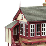 Bachmann 44-187C OO Gauge Scenecraft Great Central Signal Box Maroon & Cream