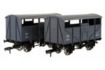 Dapol 4F-020-023 OO Gauge GWR Cattle Wagon Twin Pack 13821/13826