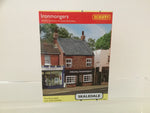 Hornby R9846 OO Gauge Skaledale The Ironmongers Shop