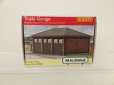 Hornby R9812 OO Gauge Skaledale Triple Garage