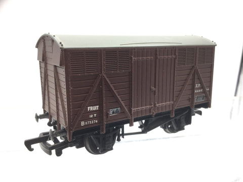 Bachmann 33-200 OO Gauge 12t Fruit Van BR Brown